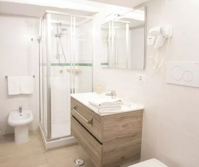تختخواب و صبحانه La Chambre Duomo