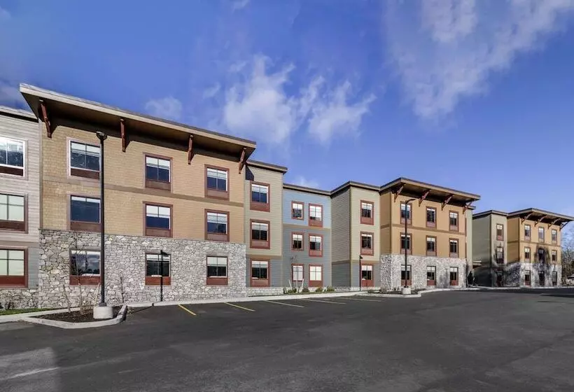 Cambria Hotel Lake Placid   Lakeside Resort