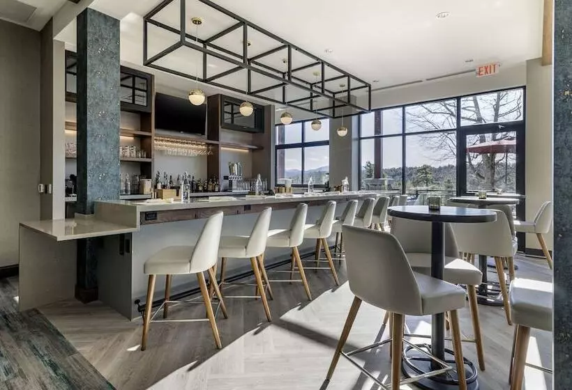 Cambria Hotel Lake Placid   Lakeside Resort