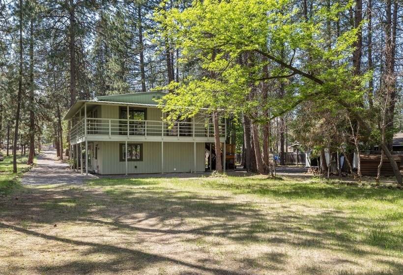 Deschutes Riverwoods Retreat