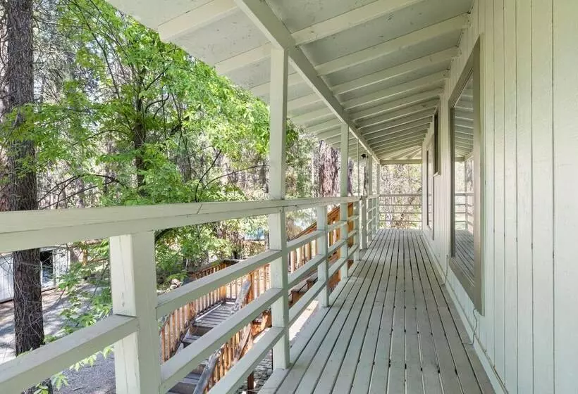 Deschutes Riverwoods Retreat