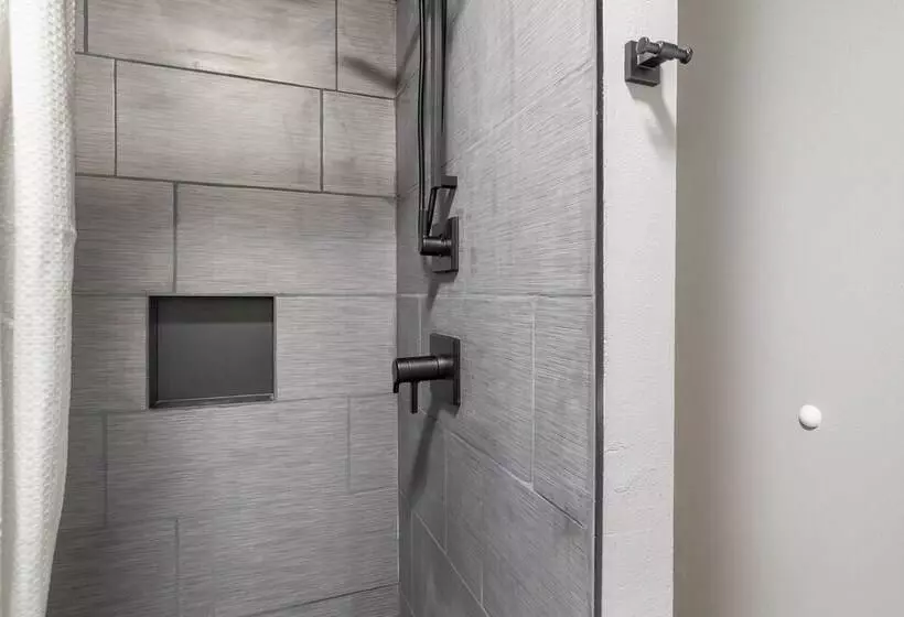 Deschutes Riverwoods Retreat