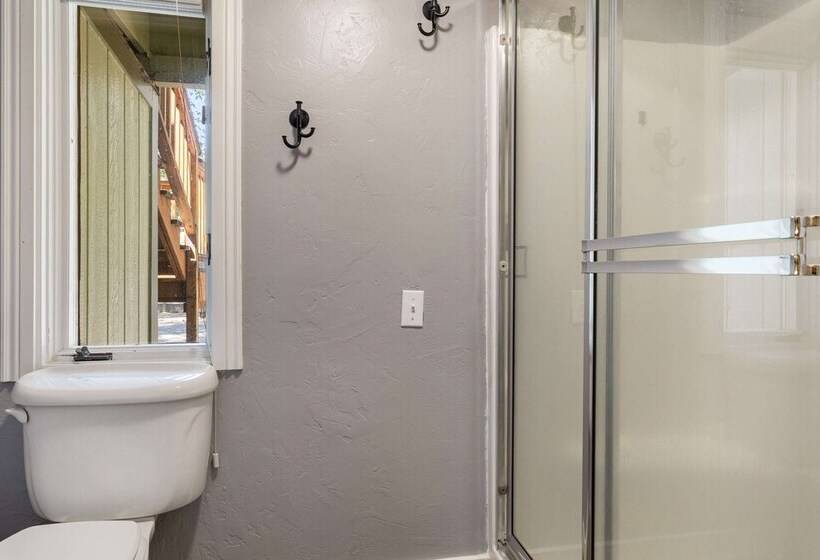 Deschutes Riverwoods Retreat