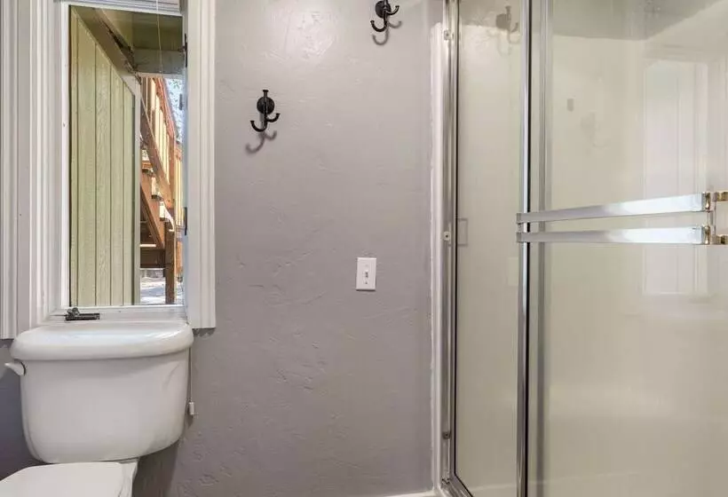 Deschutes Riverwoods Retreat