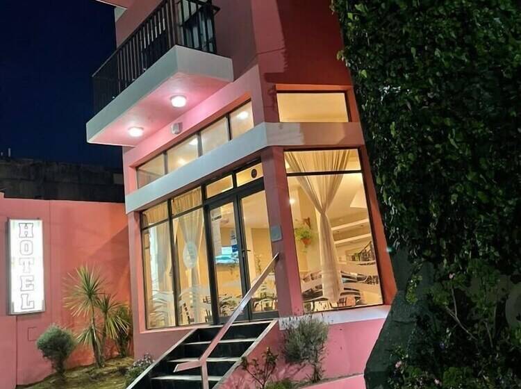 בית מלון כפרי C. 16 62