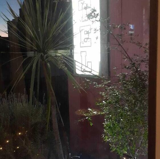 בית מלון כפרי C. 16 62