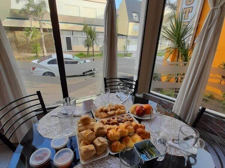 בית מלון כפרי C. 16 62