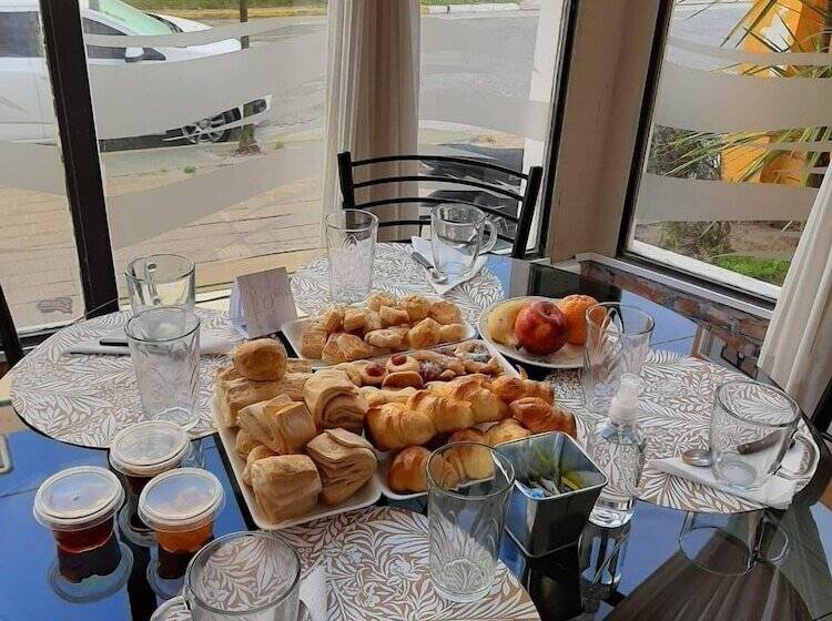 בית מלון כפרי C. 16 62