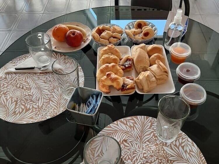 בית מלון כפרי C. 16 62