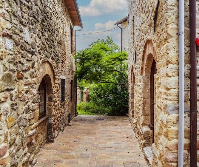 Отель Castello Di Cisterna Umbria