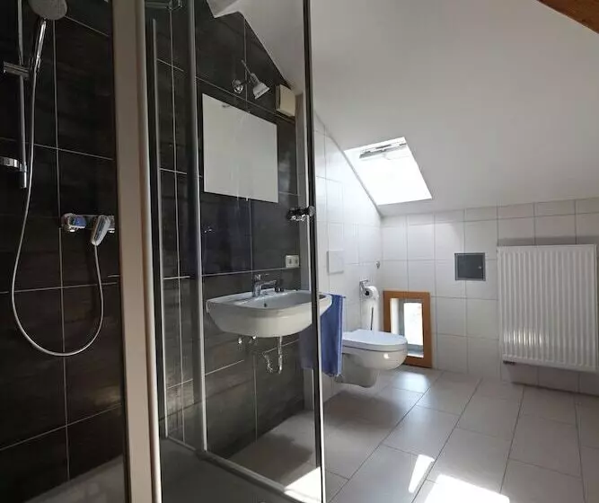 Hotelli Gasthaus Landbrecht