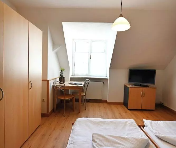 Hotelli Gasthaus Landbrecht