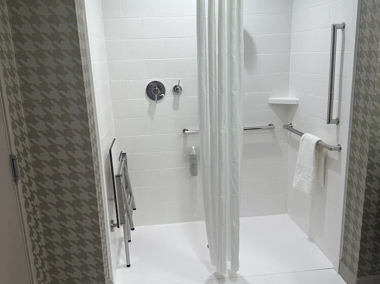 فندق Home2 Suites By Hilton Racine