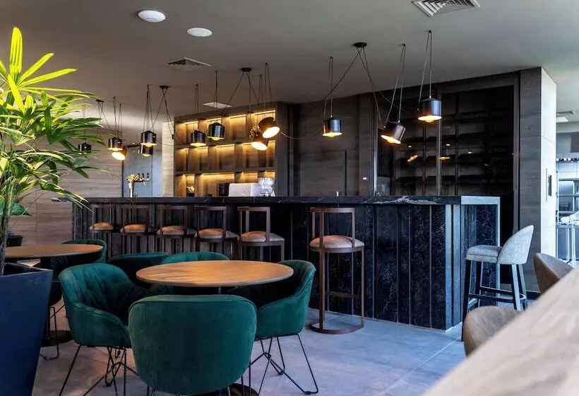 Hotelli Howard Johnson Plaza La Ribera