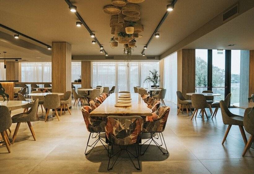 Hotel Howard Johnson Plaza La Ribera