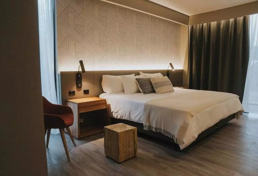 Hotelli Howard Johnson Plaza La Ribera