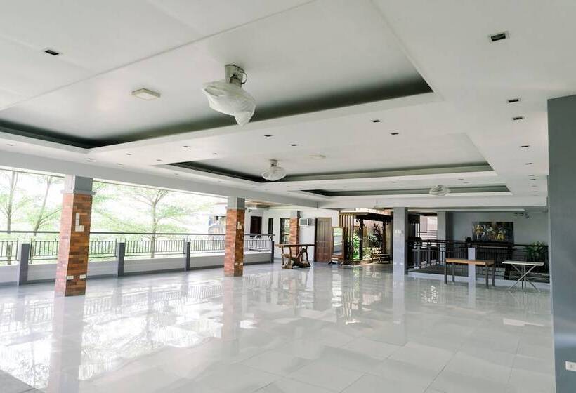 Hotelli Madonna Hometel And Suites