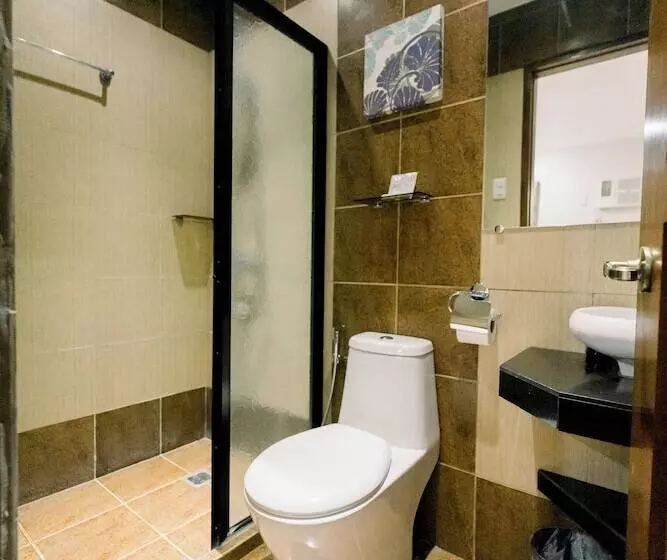 هتل Madonna Hometel And Suites