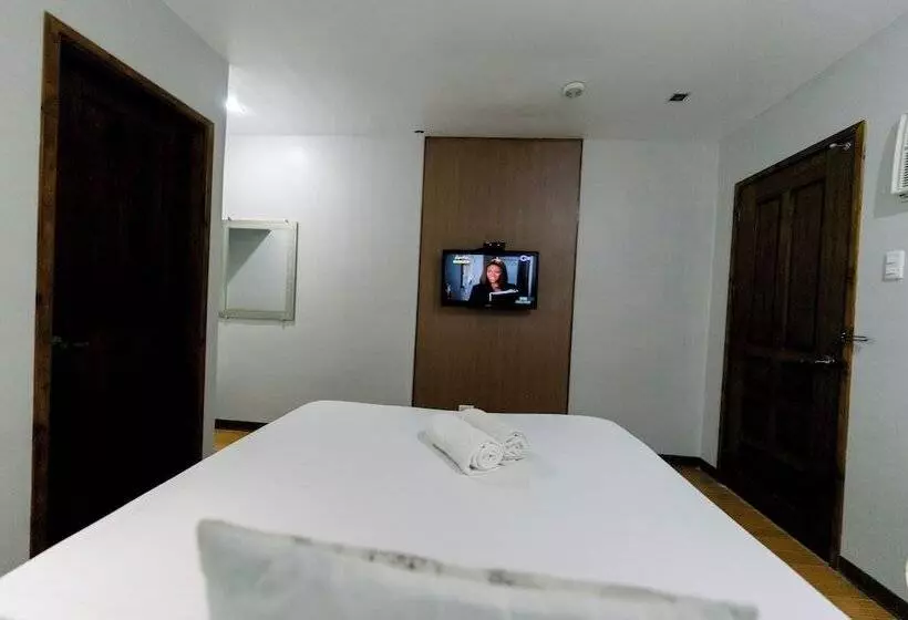 هتل Madonna Hometel And Suites