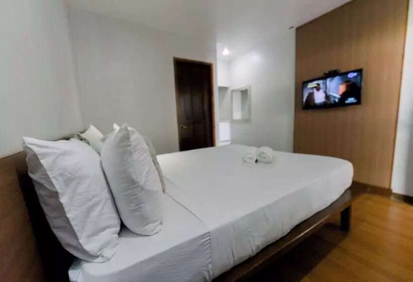 هتل Madonna Hometel And Suites