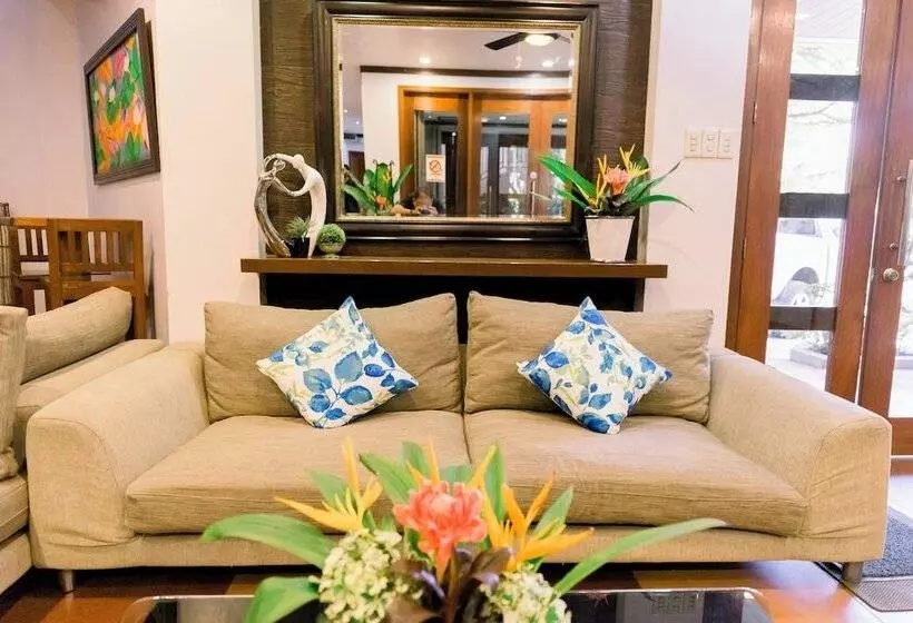 هتل Madonna Hometel And Suites
