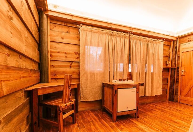 Отель Miseni Retreat