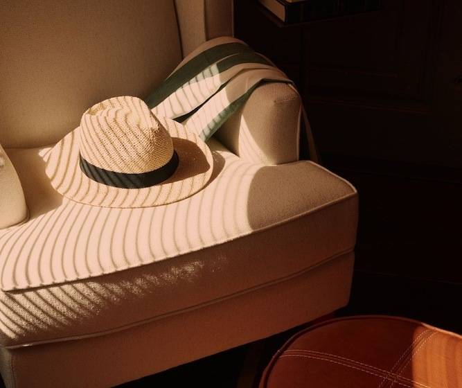 هتل Mondrian Bordeaux Les Carmes