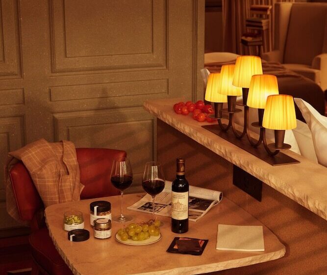 هتل Mondrian Bordeaux Les Carmes