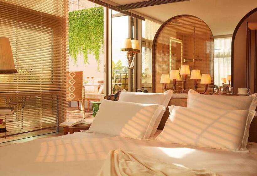 هتل Mondrian Bordeaux Les Carmes