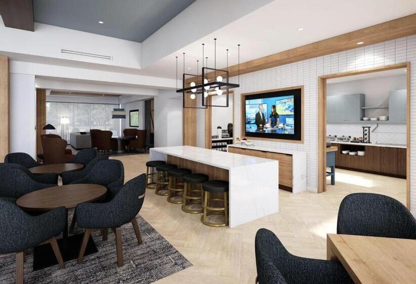 هتل Staybridge Suites Des Moines North   Ankeny, An Ihg