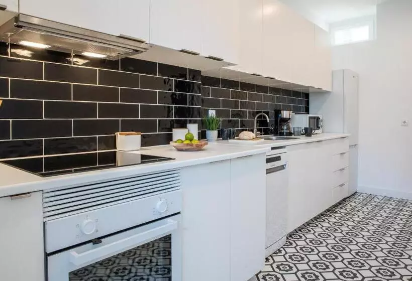 هتل Succeed Campo Pequeno Suites