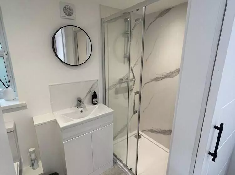 Hotelli The Lodge Hideaway   Studio Style, Simple Luxury