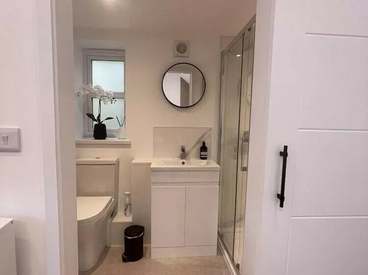 Hotelli The Lodge Hideaway   Studio Style, Simple Luxury