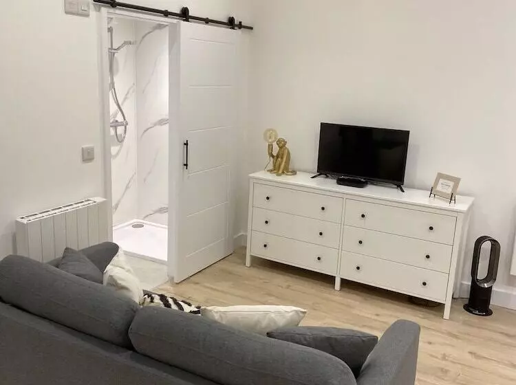 Hotelli The Lodge Hideaway   Studio Style, Simple Luxury