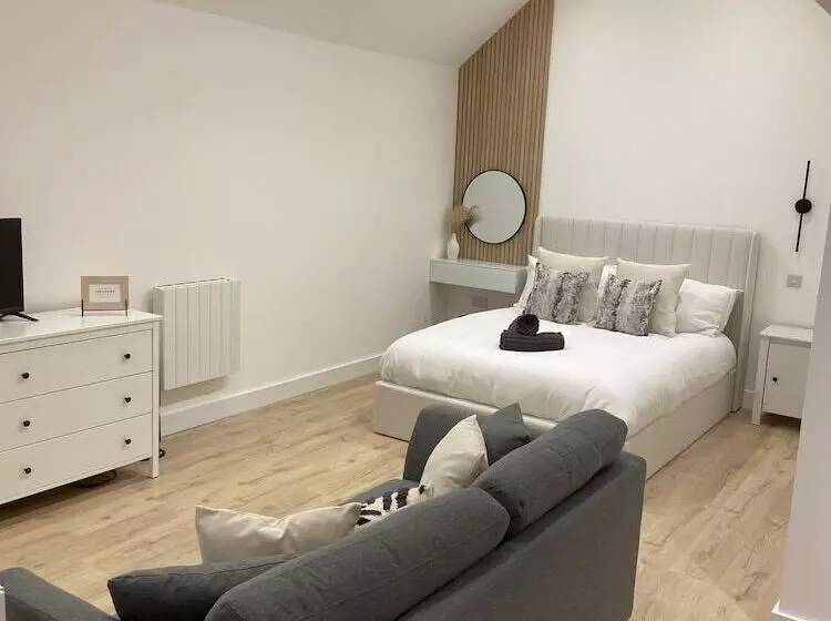 Hotelli The Lodge Hideaway   Studio Style, Simple Luxury