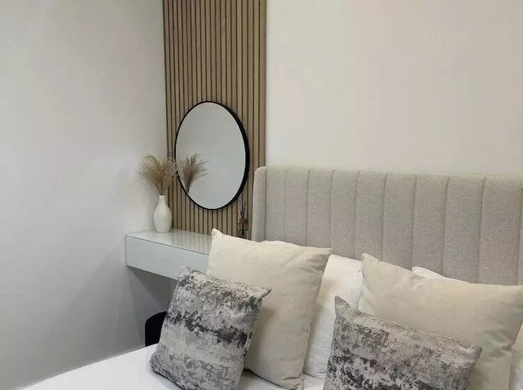 Hotelli The Lodge Hideaway   Studio Style, Simple Luxury