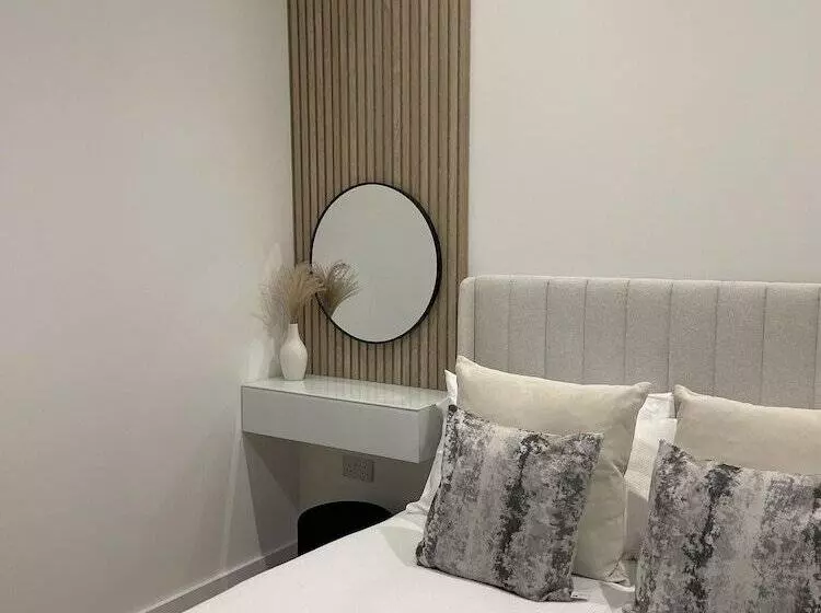 Hotelli The Lodge Hideaway   Studio Style, Simple Luxury