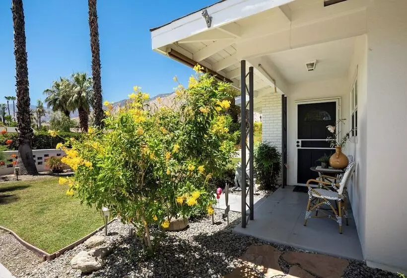 Mesquite Escape Amazing Outdoor Space!