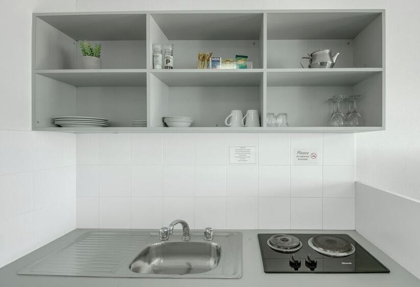 Мотель Reef Adventureland Motor Inn