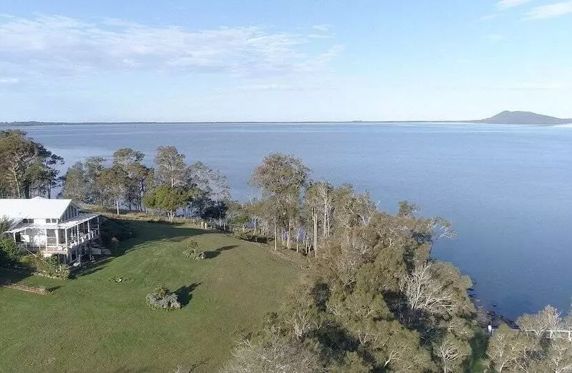 ペンション The Moorings Lakehouse