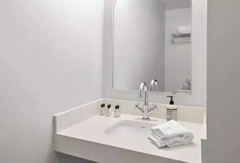 تختخواب و صبحانه Charlesgate Suites