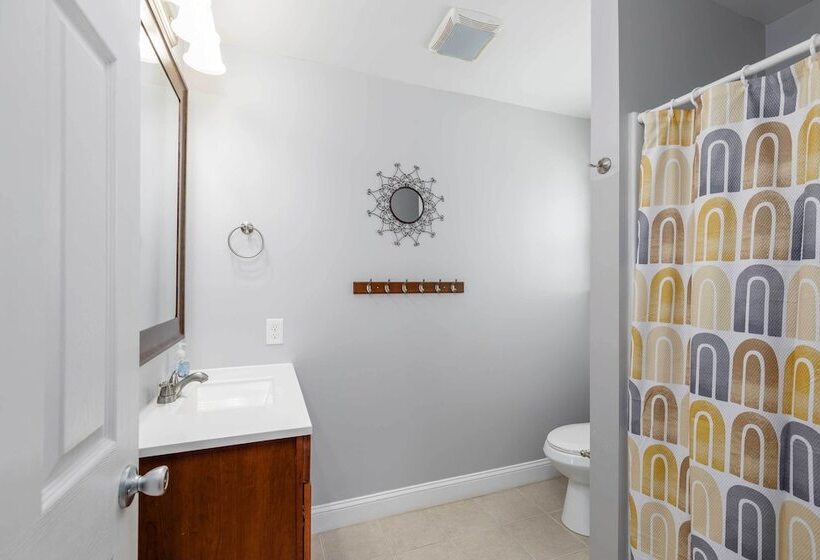 Breezy Ocean City Home: Walk To Beach + Boardwalk!