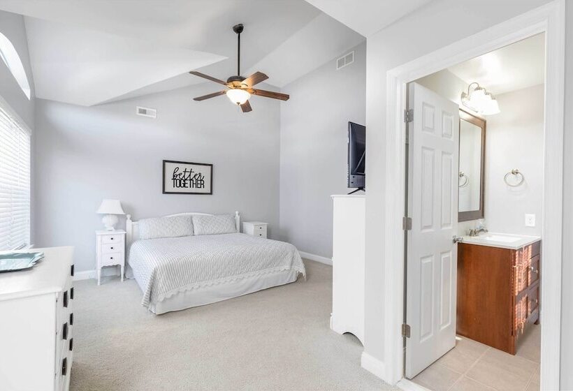 Breezy Ocean City Home: Walk To Beach + Boardwalk!