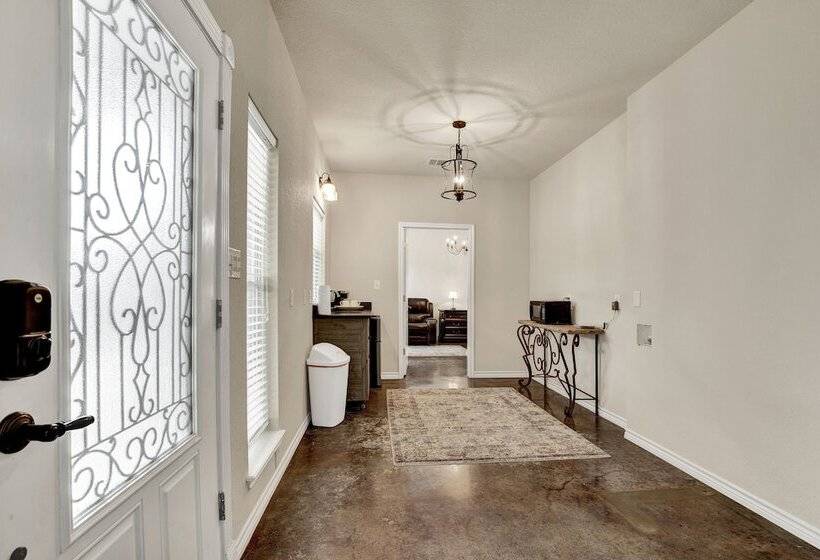 Cozi Cottage With Hot Tub!   2 Min To Wineries!