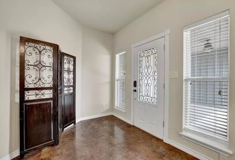 Cozi Cottage With Hot Tub!   2 Min To Wineries!