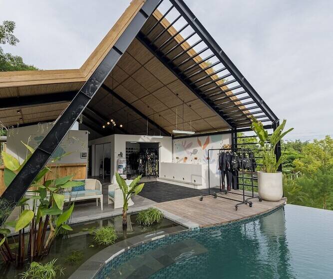 Deep Roots Dive & Yoga Resort