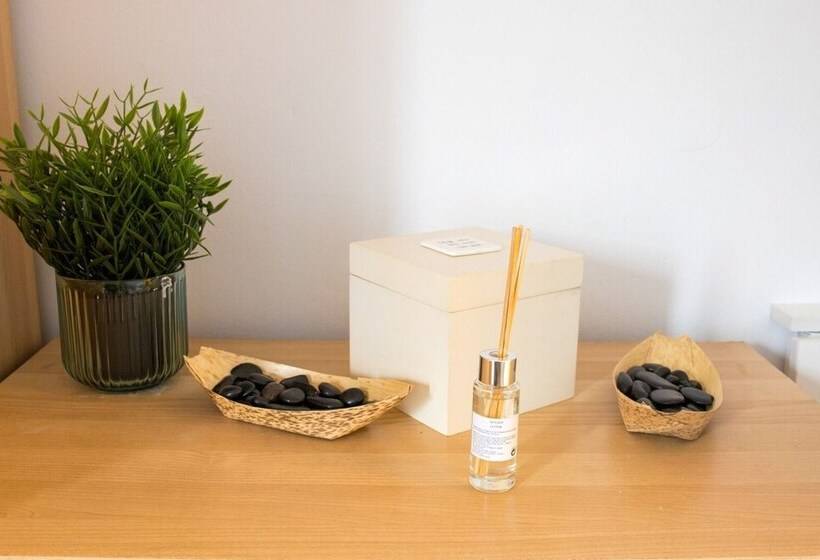 Gorgeous 3 Bedroom Cottage By The River In Reading