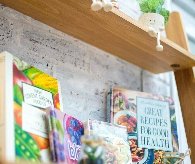 Gorgeous 3 Bedroom Cottage By The River In Reading