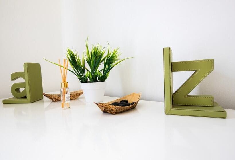 Gorgeous 3 Bedroom Cottage By The River In Reading