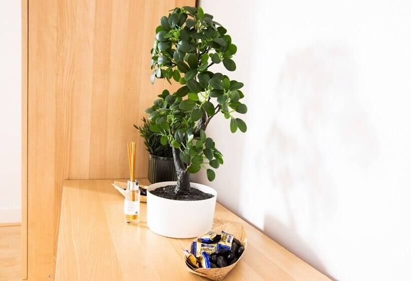 Gorgeous 3 Bedroom Cottage By The River In Reading